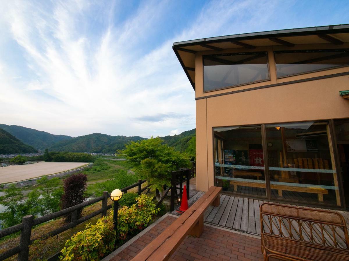 Iwakuni Kokusai Kanko Hotel Exterior foto