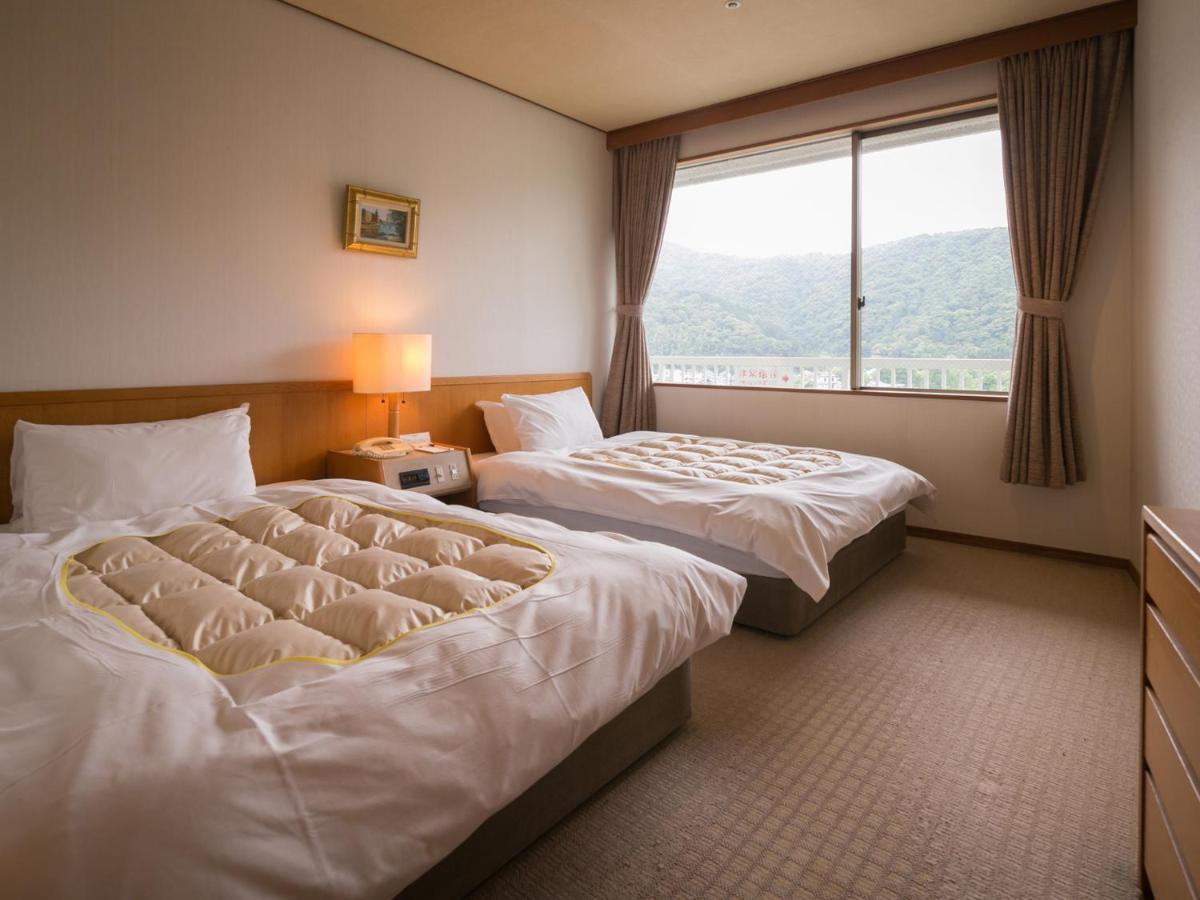 Iwakuni Kokusai Kanko Hotel Exterior foto